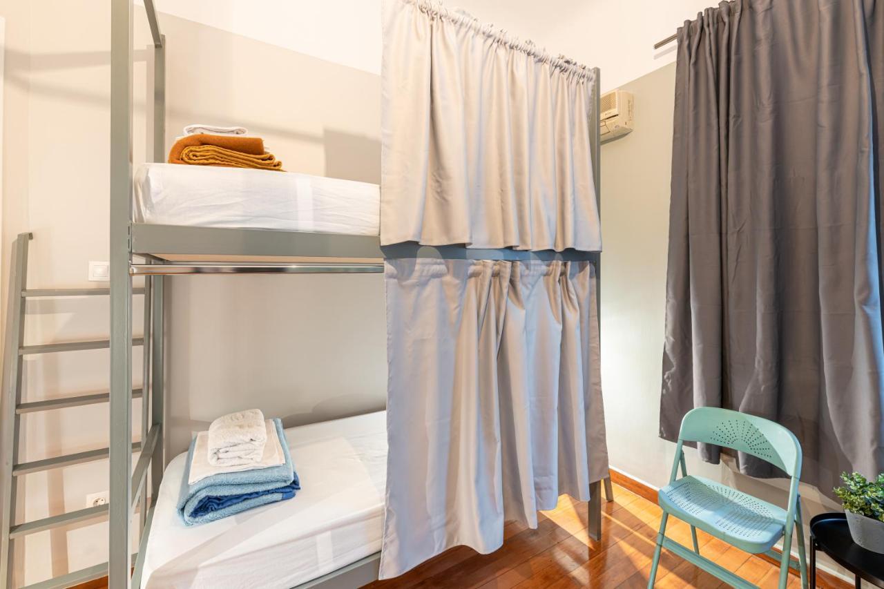 Hostelista Aten Exteriör bild